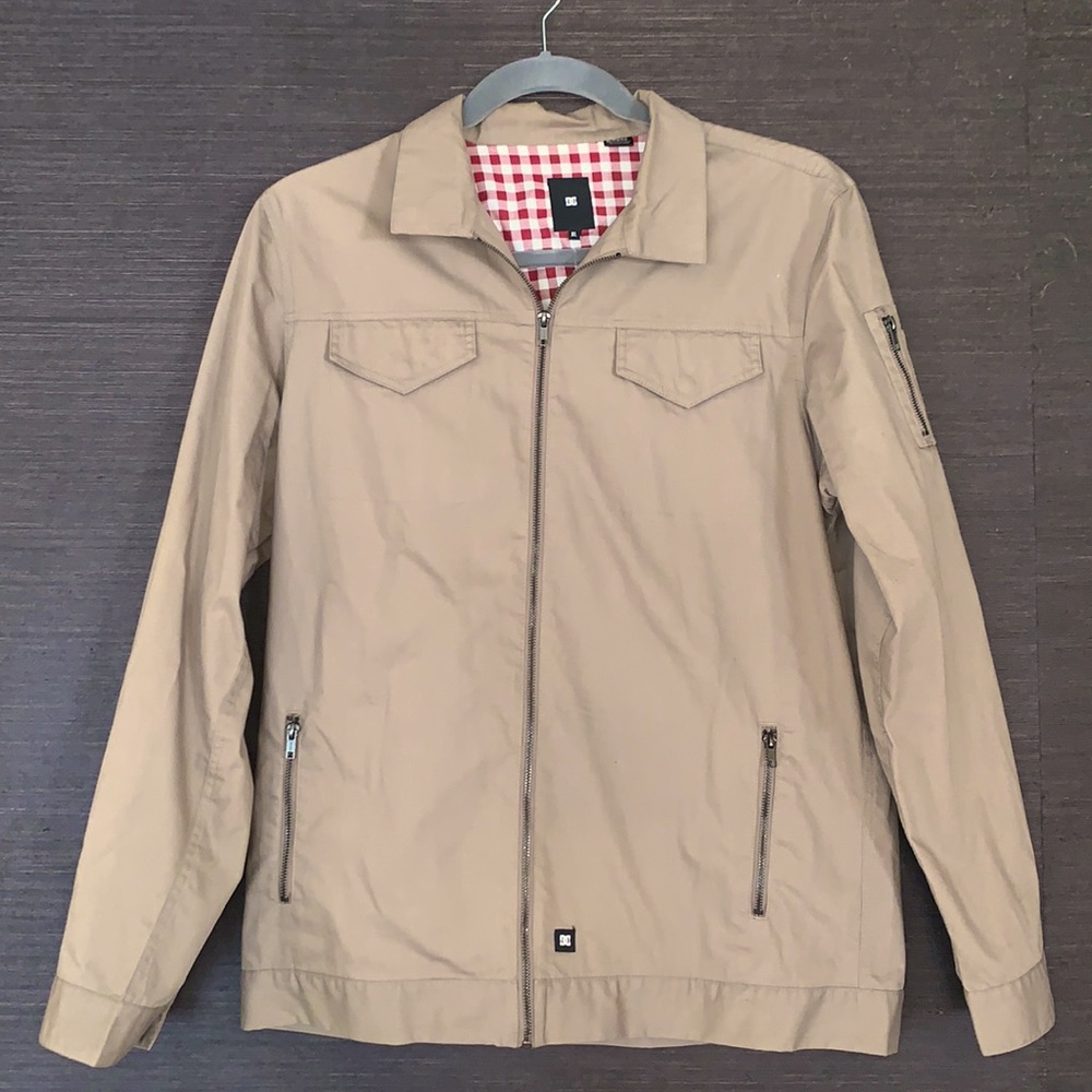 DC lightweight jacket. Great condition, lots of pockets. Men’s Size XL.